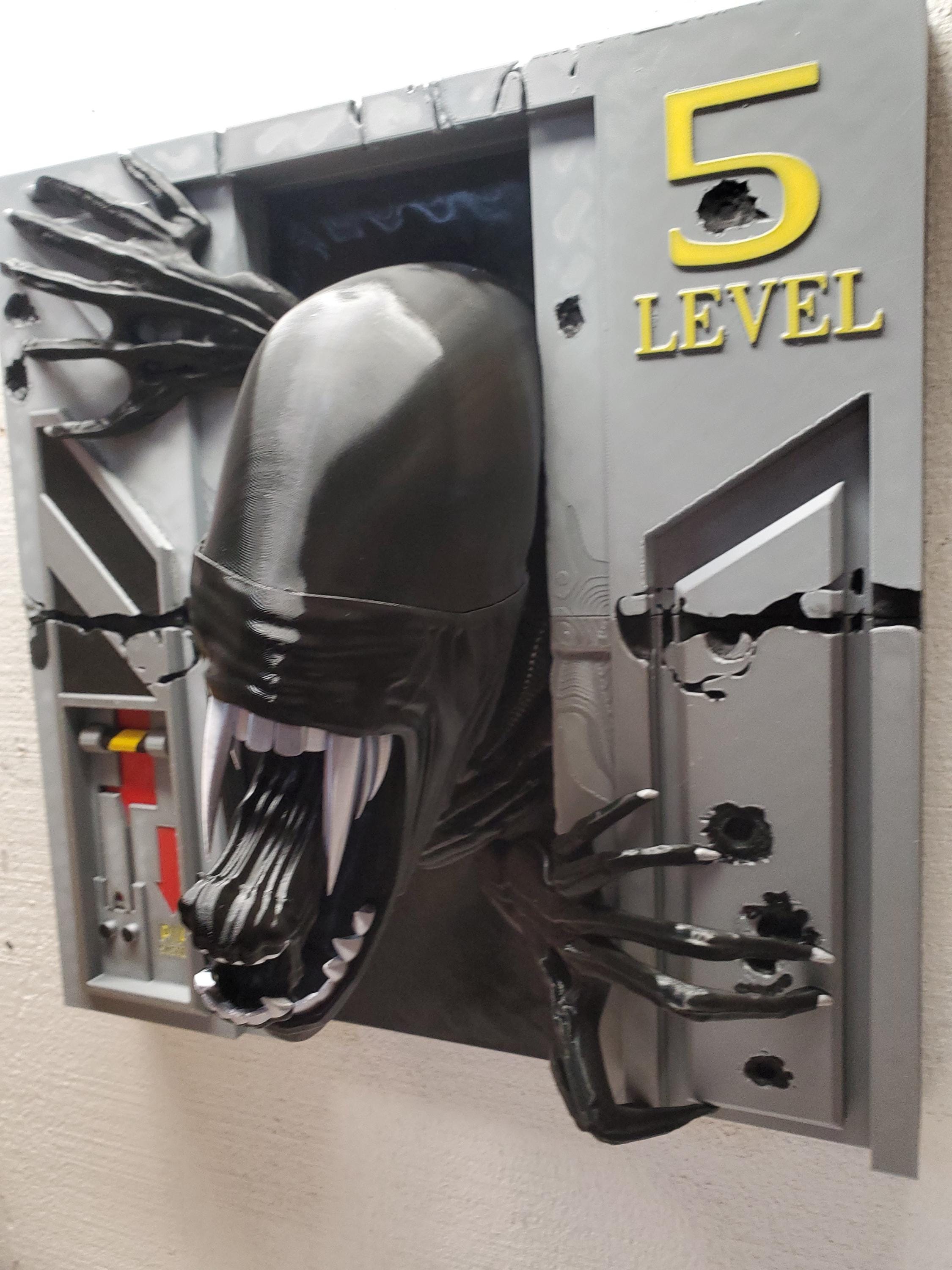 Xenomorph Alien Door Kit - Halloween Alien Horror Wall Art - Gift