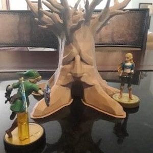 Legend of Zelda Deku Tree - Zelda Deku Tree Decor - Master Sword Stand - Ocarina of Time - Zelda Deku Headphone Stand - Terrarium Plant