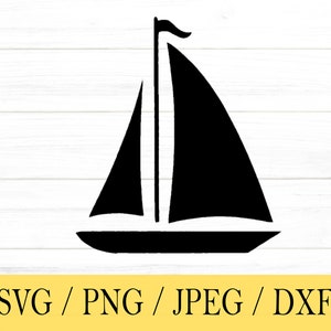 Op de afbeelding: Zwarte silhouet van een zeilboot met één mast en een zeil. De zeilboot bevindt zich op een witte achtergrond.