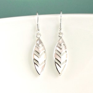 925/1000 silver mother-of-pearl earrings