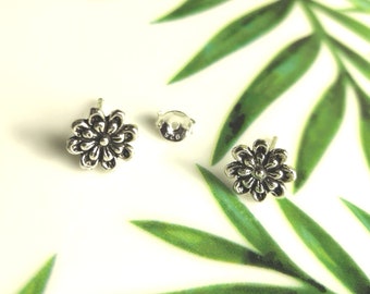 Boucles d’oreilles puces argent 925/1000 oxydé Fleur