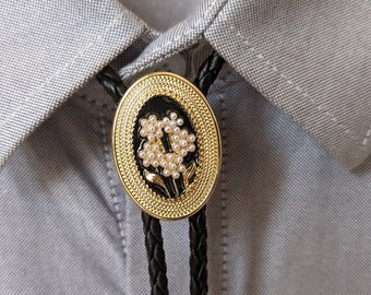 Pearl Flower Bola BOLO Tie - Wedding Necklace for Men Groomsmen Bridegroom - Western Cowboy Necktie