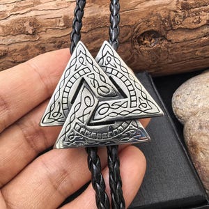 Holle Viking Totem Driehoek Bola Bolo Tie Ketting - Bruiloft Ketting voor Mannen Vrouwen Bruidegom Bruidegom - Western Cowboy Stropdas