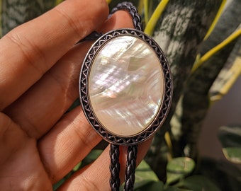 Mother of Pearl Bolo Tie Necklace – Western Cowboy Faux Leather Cord with Pendant, Groomsmen Wedding Gift for Him Her, Natural Gemstone