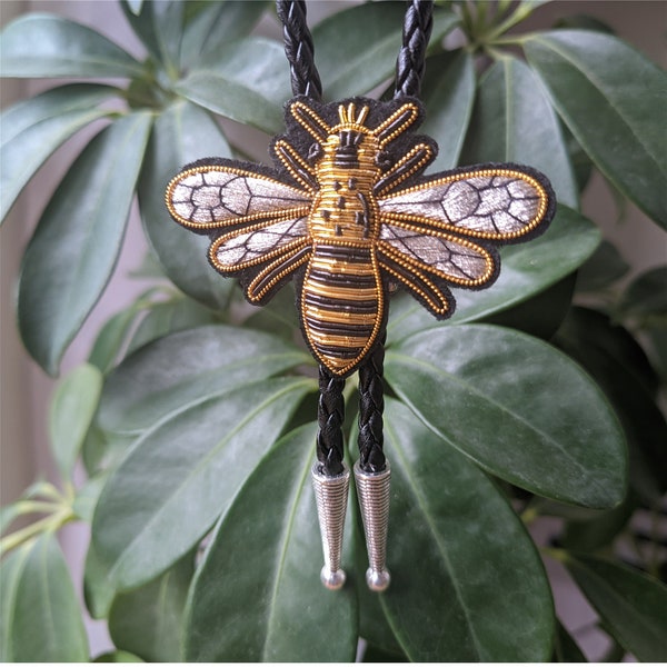 Hand Embroidery Bee Bolo Tie – Western Wedding Necktie Gift for Him Her