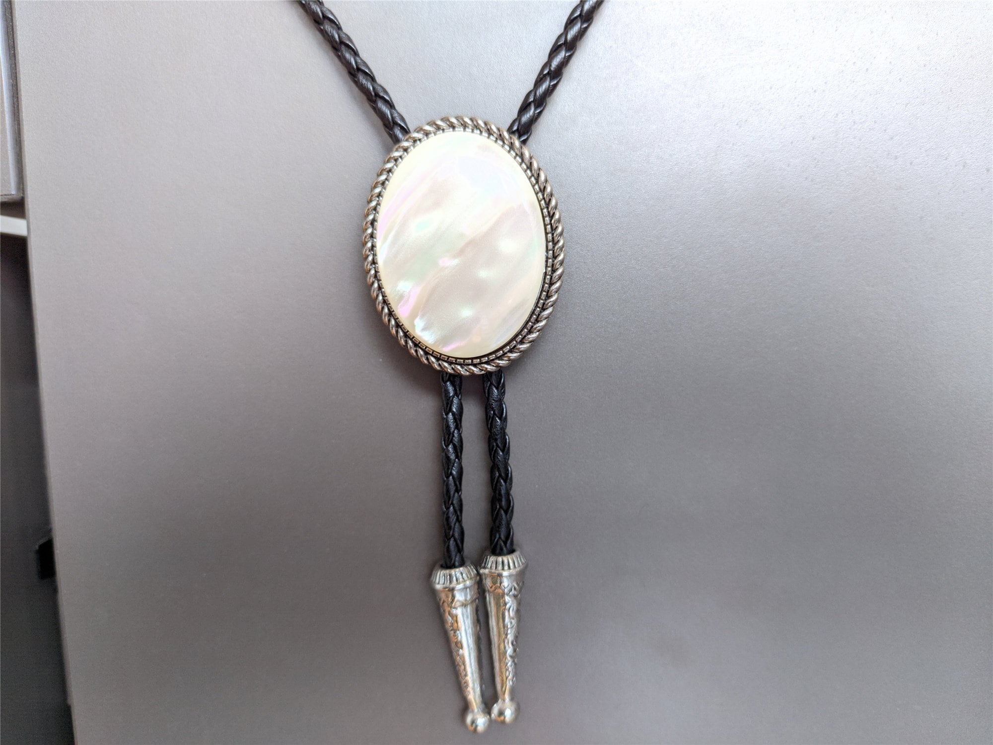 Cravate Western Bola / Bolo En Nacre - Collier De Mariage Homme/femme - Neuf Sans Emballage