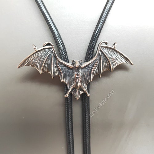 Corbata tipo bolo con murciélago volador – Collar de boda vaquero del oeste para padrinos de boda