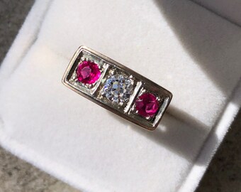40s 50s VINTAGE VS1 10K white gold 3 stone wedding engagement ring round white diamond ruby trinity art deco heirloom anniversary July 7 O P