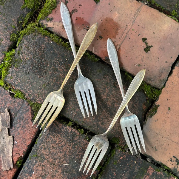 30s 1934 VINTAGE WM A Rogers Debutante Grandeur Princess salad forks matching set 4 silverplate silver plated metal no monogram patina Deco