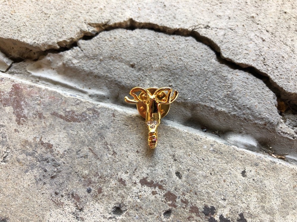 VINTAGE Scorpio lapel pin yellow gold tone metal clear rhinestone mini tiny scorpion astrology zodiac star sun sign birthday gift November