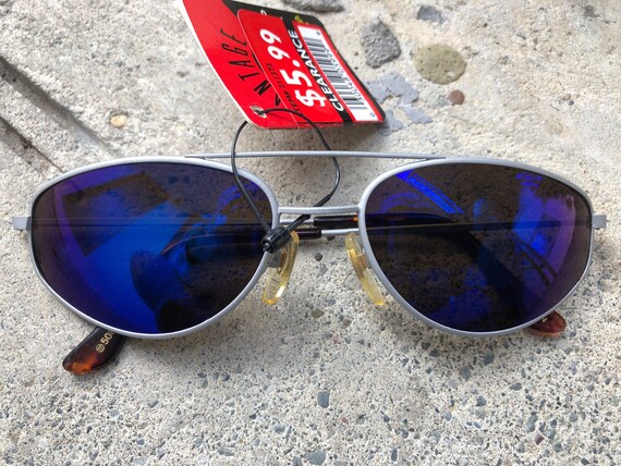 80s 90s NUEVO NWT Gafas de sol vintage tono plateado mate marcos de metal gris lentes reflectantes azules estrecho angular ovalado aviador cyber punk Taiwan Etsy Espana
