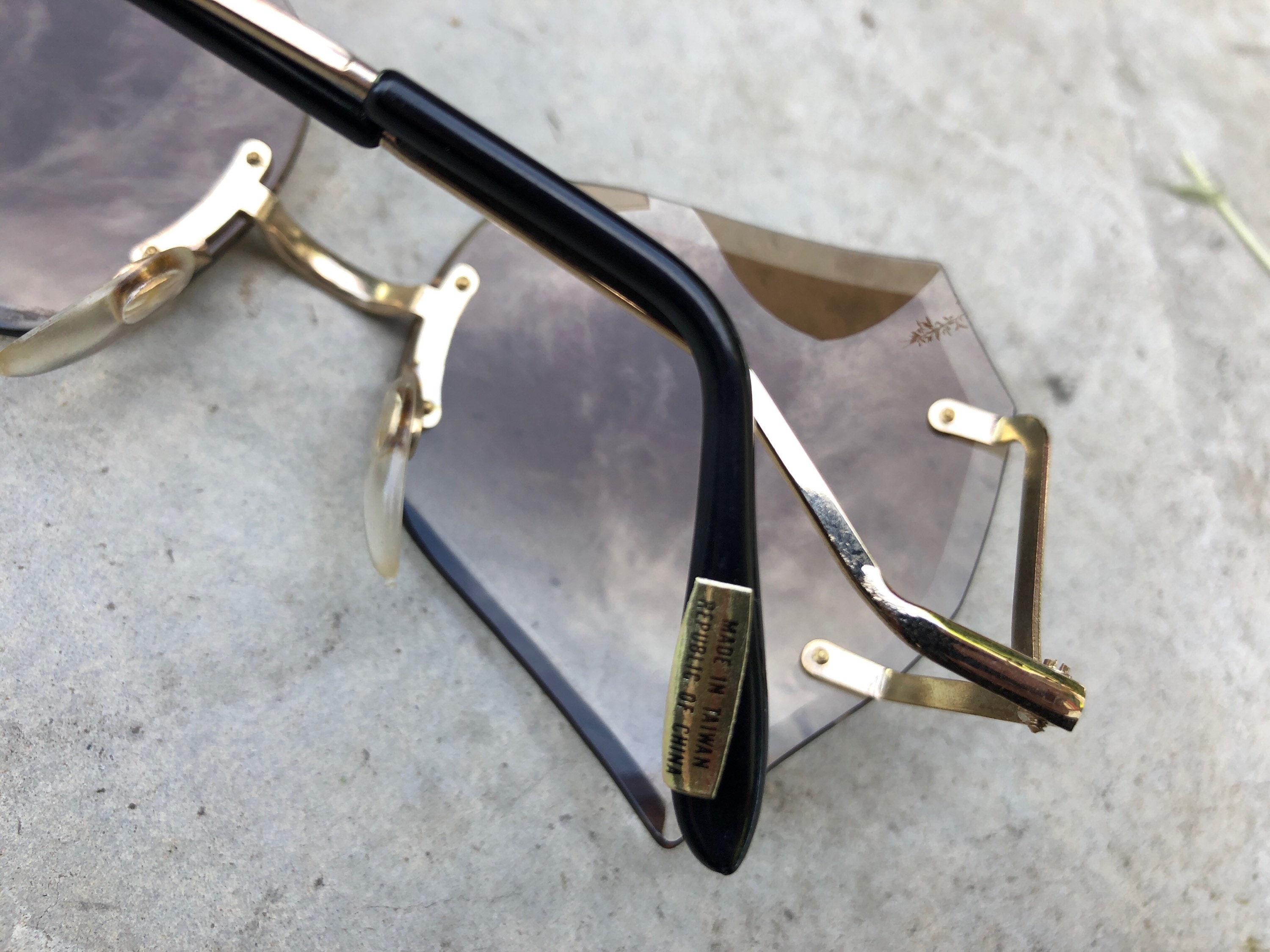 NWT TruVintage Lady\'s 80\'s fashion diamond cut rimless Gradient lens Sunglasses Amazon.com: Diamond Shape Sunglasses Vintage Indie Fashion  main image 4