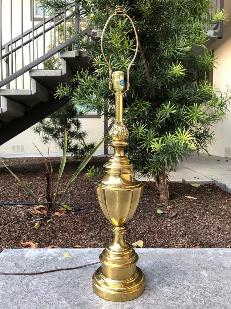 VINTAGE STIFFEL 5561 Brass Table Lamp Gold Tone Metal Heavy Urn Trophy  Designer Classic Traditional Mid Century Gothic Hollywood Regency USA -   Canada