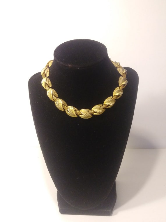 Kramer Gold Tone Leaf And Mesh Choker Necklace - image 8