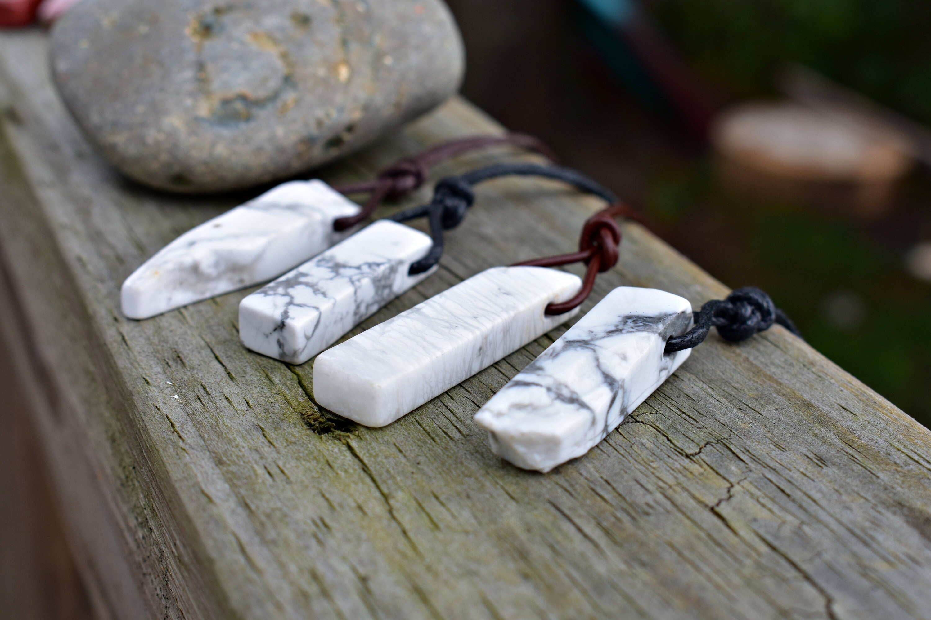 Howlite Pendant Necklace with Adjustable Leather Cord, Anti Stress Cr…