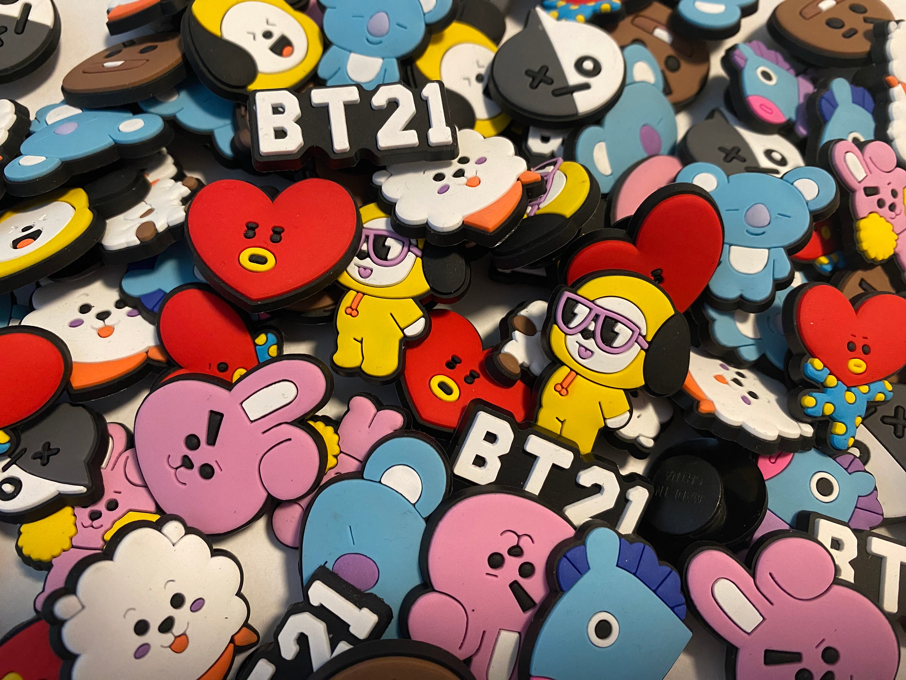 Bt21 croc online charms