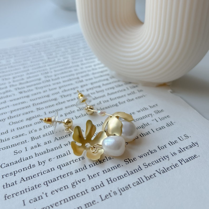 14K Gold Filled Floral Design Freshwater Pearl Dangle Earrings Dainty Minimalist Style Hypoallergenic Jewelry Bridesmaid Gift Bridal Earring image 3