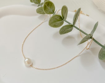 Iris | Solo Floating Perlenkette, 18k Gold Filled Kette, Süßwasser echte Perle, hypoallergene minimalistische Brauthalskette Brautjungfer