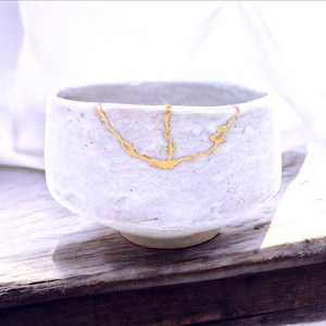 Vintage White Hagi Ware Kintsugi Bowl / Real 24K Gold & Natural Urushi Repair / Ceremonia del té japonesa Chawan / Wabi Sabi Zen Pottery Art