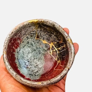 Master Kintsugi | Rare Jinsa (Copper-Red) Teabowl by Master Ko Duk-woo | 24K Pure Gold 7Layer Kintsugi Art by Painter and Kintsugi Artist