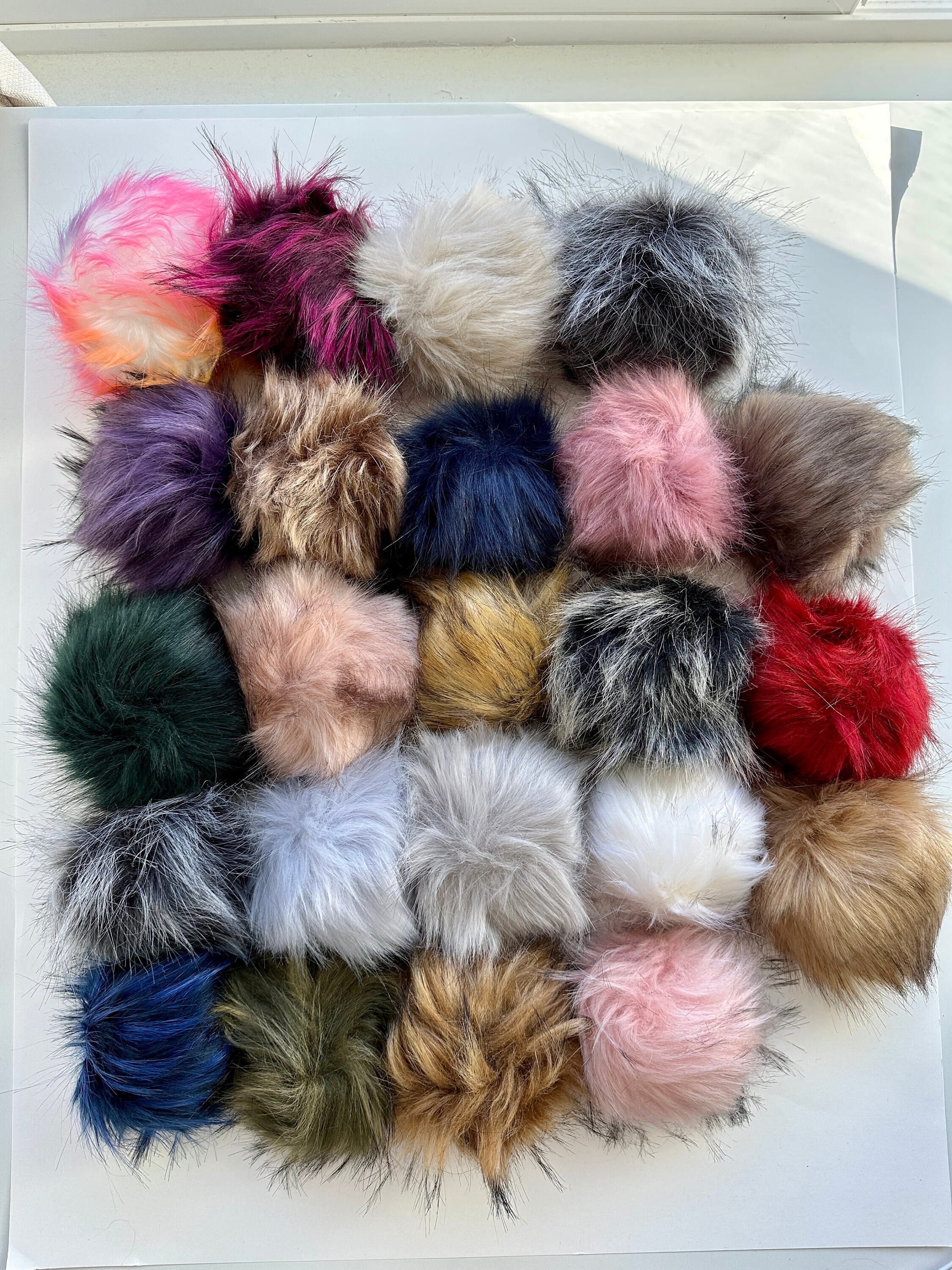 Ashford Store  Pompom – Large Faux Fur 17 Shades