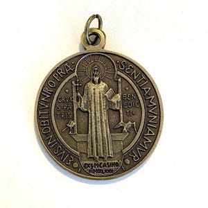 Saint Benedict 1 1/4&quot; Medal -Exorcism - Medalla De San Benito Blessed By Pope
