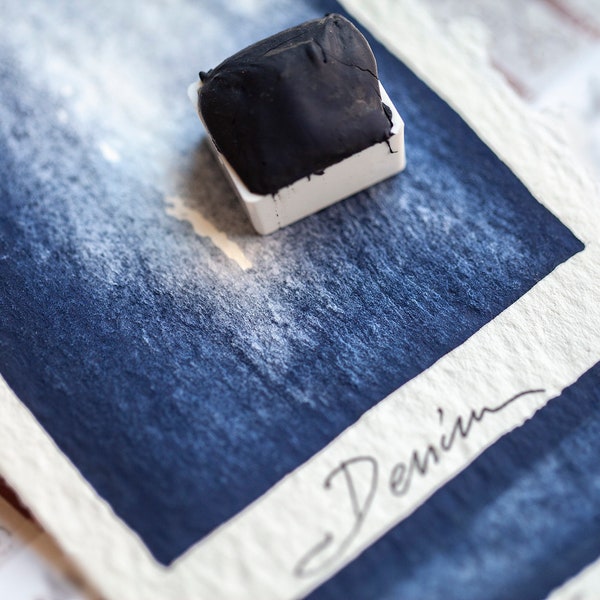 Aquarelle à la main Bleu-gris foncé : DARK DENIM Pigment de qualité artisanale de qualité - croquis, peinture et calligraphie – spectaculaire, texturé,