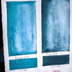 Handgemachtes Aquarell auftauendem Fluss und Tief Dunkel EIS, blaue handwerkliche Qualität Pigment, skizzieren, Illustration, granulieren, malen, Aquarelle