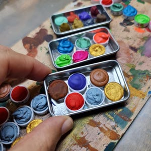 Handgemachtes Aquarell TEENY TINY Set von 6 runden Mini-Pfännchen - handwerkliches Qualitätspigment, Illustration, Granulieren, Farben, Aquarellfarben, Malen