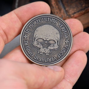 Omnia Vanitas EDC Reminder Latin Daily Stoic Gift Remember Death Skull Coin Silver Medallion Hobo Nickel Military Army Veteran Coins image 5