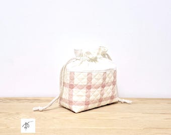 Gesteppte Kordelzug Tasche, gesteppter Korbbeutel, handgefertigte gepolsterte Tasche, Projekttasche, Kordelzugbeutel, gesteppter Beutel, gepolsterte Beutel, Make-up Beutel, YK