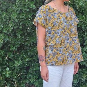 Top in cotone floreale, top largo, top semplice largo, top floreale Boxy, top floreale senape, top in cotone fatto a mano, top a scatola, top a scatola semplice