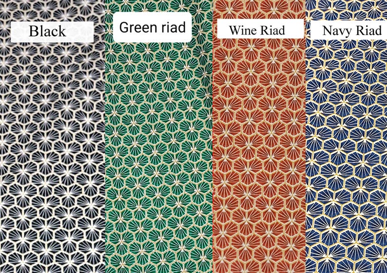 Pode incluir: Quatro amostras de tecido com um padr&atilde;o geom&eacute;trico de hex&aacute;gonos com um design de estrela. As amostras s&atilde;o etiquetadas como "Black", "Green riad", "Wine Riad" e "Navy Riad".