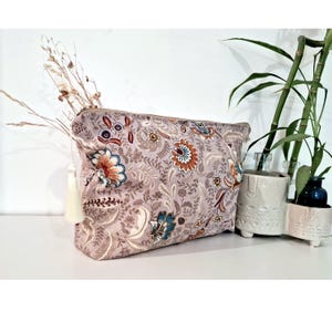 Pochette florale, sac XL floral, trousse à cosmétiques faite main, trousse à fleurs grise, grande trousse de toilette, grand sac à langer, grande trousse à cosmétiques, trousse de week-end