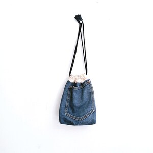 upcycle denim drawstring bag, denim pouch with pocket, denim bag, upcycled pouch, upcycled jean pouch, pochon, handmade pouch,jeans bag