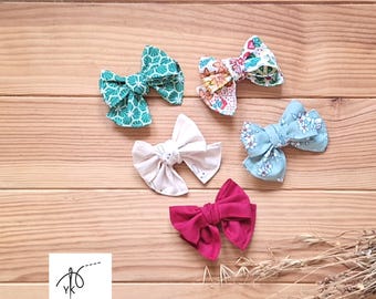 Fermaglio per capelli con fiocco in cotone floreale, accessorio per capelli in tessuto a righe fatto a mano, grazioso fermaglio con fiocco