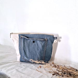 Denim cosmetic bag, upcycled denim pouch, handmade pouch, denim makeup pouch, denim jeans pouch, denim cosmetic pouch, pochette, makeup bag