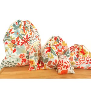 Sacs floraux à cordon, pochette florale en coton, sacs cadeaux floraux, Pochon Cadeau, pochettes florales blanches, sacs cadeaux, sac de rangement en vrac