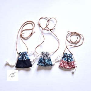 Amulet ketting tas, amulet zakje ketting, handgemaakte medicijntas, katoenen medicijnzakje, kristallen tas, kleine zakje ketting, talismanzakje