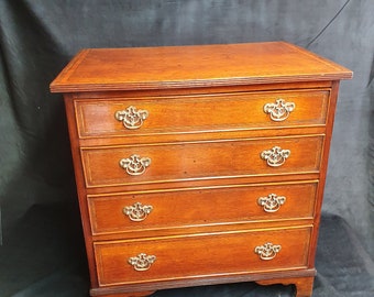 Late 19th-century four drawer chest 25 inches wide