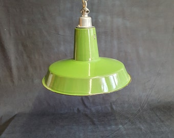 Vintage grüne Emaille 12&quot; leuchtet C1970