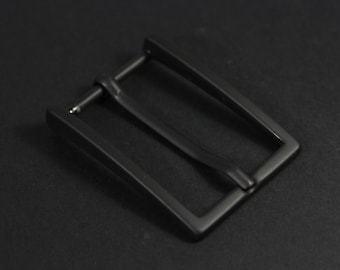 30 mm Fibbia  per cintura in metallo con ardiglione, finitura cataforesi nera opaca. Made in Italy