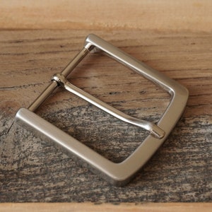 40 mm - Simple and elegant buckle for men, silver color, brushed satin finish, made in Italy.