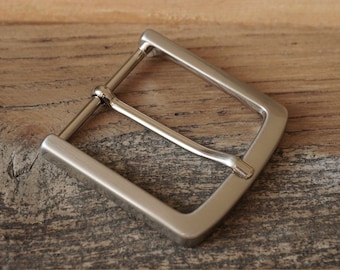 40 mm - Simple and elegant buckle for men, silver color, brushed satin finish, made in Italy.