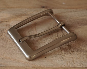 1" 3/8 wide (35 mm) Leather belt buckle for men with satin brushed metal finish. Made in Italy.