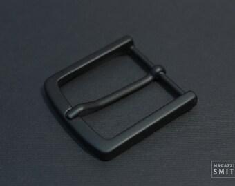 plain black belt buckle