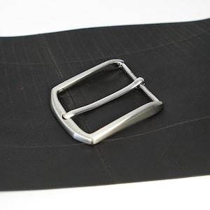 35 mm / Belt buckle for men, satin brushed metal finish. Made in Italy.