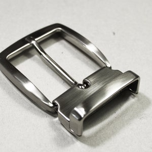 40mm Zamak Clamp Belt Buckle: Satin Nickel Finish, Made in Italy