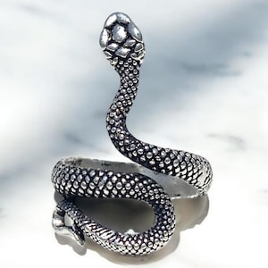 Silver Snake Ring – Adjustable Serpent Statement Ring – Gothic Reptile Jewelry for Men & Women – Dark Boho Punk Style