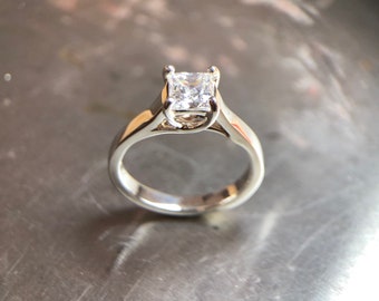 Solitaire Ring Lucida engagement ring in silver with cubic zirconia Carre Princess Cut